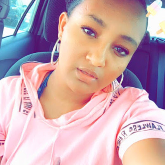 Meet your Posher, Simale - Picture 1 of 1